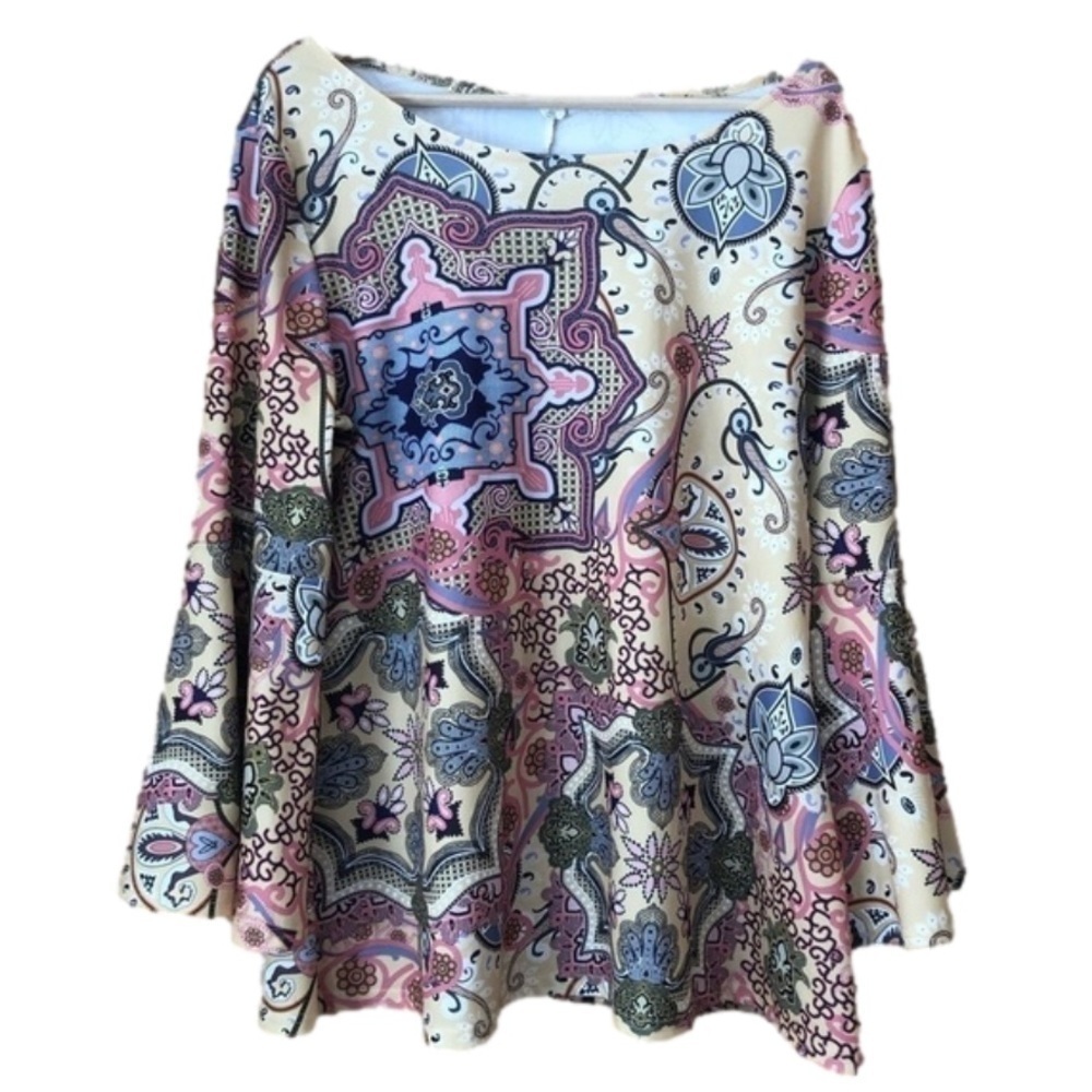 UNIQUE Floral bell sleeve knit top plus size 2XL